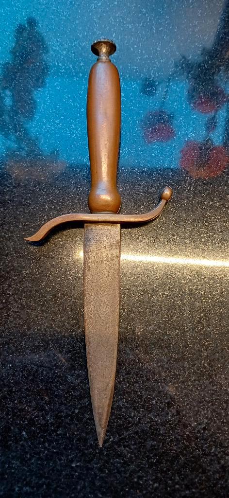 Antieke unieke dolk / jachtmes 17/18e eeuw bronzen gevest, Verzamelen, Militaria | Algemeen, Overige soorten, Mes of Dolk, Nederland