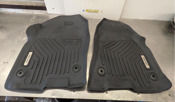 Dodge Ram DT Crew Cab mat set 2019-2024, Auto-onderdelen, Interieur en Bekleding, Amerikaanse onderdelen, Dodge, Gebruikt, Ophalen of Verzenden