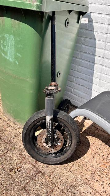 Piaggio zip 2000 voorvork beschikbaar voor biedingen
