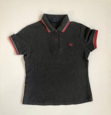 Fred Perry donkergrijs poloshirt izgs maat 36-38 beschikbaar voor biedingen