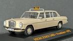Mercedes Benz 240 D /8 stretch 1:43 Ixo Models Pol, Hobby en Vrije tijd, Modelauto's | 1:43, Ophalen of Verzenden, Zo goed als nieuw
