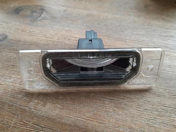 Orig. en Nieuw: Kentekenplaatverlichting Nissan Primera P10 beschikbaar voor biedingen