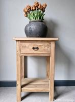 Kastje met lade. Landelijk sobere tafeltje kastje, Ophalen, Minder dan 55 cm, ., Nieuw
