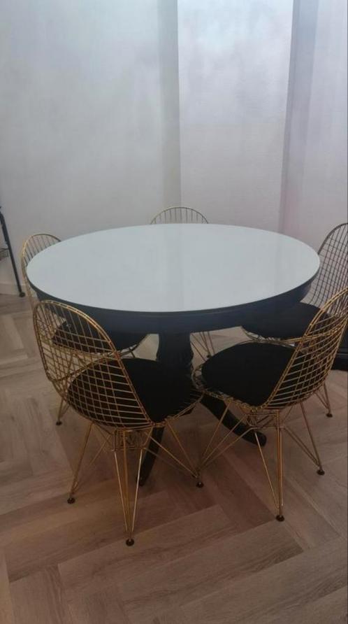 Uitschuifbaare eettafel zwart met witte glas erop 110/155cm, Huis en Inrichting, Complete eetkamers, Zo goed als nieuw, Ophalen