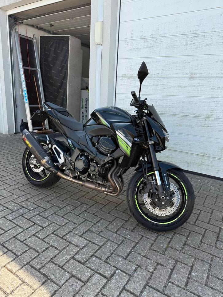 Kawasaki Z800e - Naked Bike met Akrapovic uitlaat, Motoren, Motoren | Kawasaki, Naked bike, meer dan 35 kW, 4 cilinders, Minimaal motorrijbewijs A1