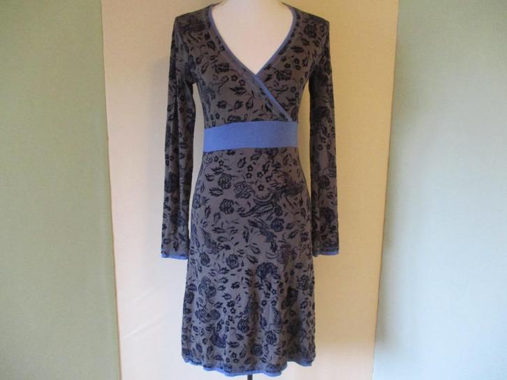 Forecast jurk maat XS, Kleding | Dames, Jurken, Zo goed als nieuw, Maat 34 (XS) of kleiner, Grijs, Onder de knie, Verzenden