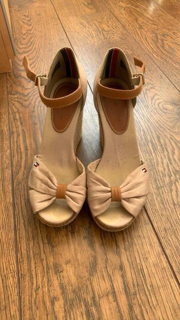 Origeneel tommy hilfiger sandalen 38 beige beschikbaar voor biedingen