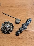 Setje broches / speld Zeeuwse knopjes, Overige materialen, Ophalen of Verzenden, Onbekend, Onbekend