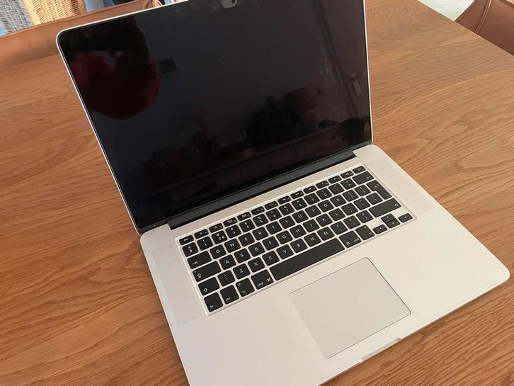 MacBook Pro 15" + Hoes & Magic Mouse, Computers en Software, Apple Macbooks, Gebruikt, MacBook Pro, 15 inch, Onbekend, Qwerty