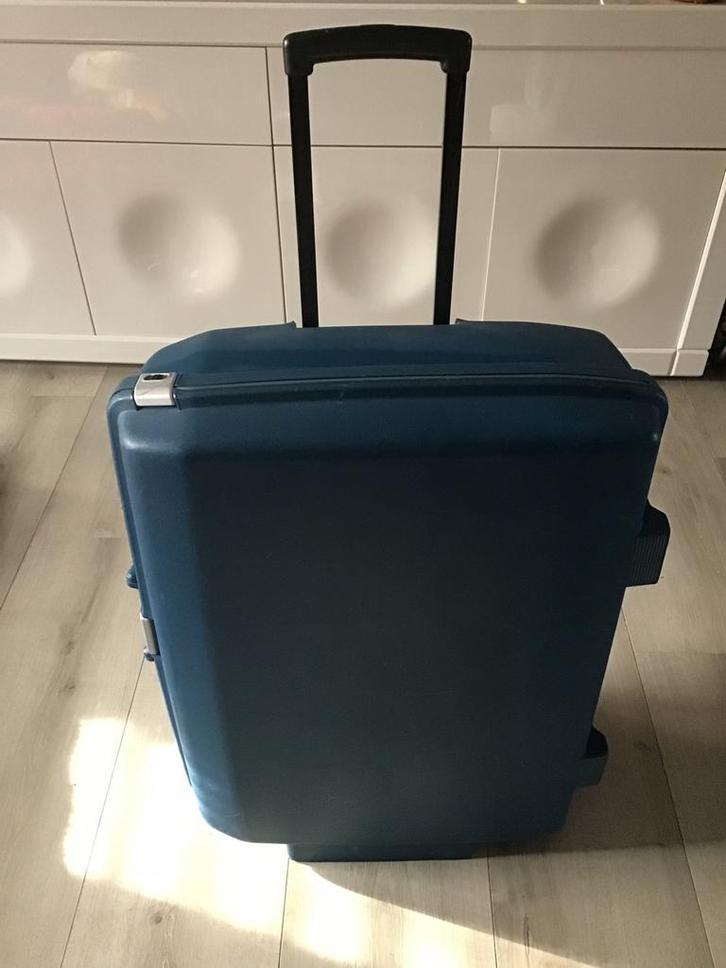 Blauwe American Tourister koffer met uitschuifbare handgreep, Sieraden, Tassen en Uiterlijk, Koffers, Gebruikt, Hard kunststof