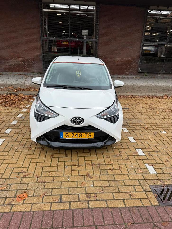 TOYOTA AYGO 1.0 VVT-I 72PK 5D 2019 WIT/ APPLE CARPLAY/AIRCO, Auto's, Toyota, Bedrijf, Aygo, Benzine, Hatchback, Handgeschakeld