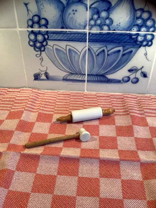 Zeldzaam  Miniatuur Deeg Roller - tje en  Vleeshamer - tje ., Antiek en Kunst, Antiek | Speelgoed, Ophalen of Verzenden