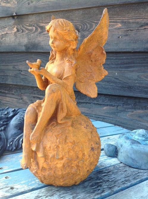 Heel mooie gietijzeren beeldjen fary tale twee modellen., Tuin en Terras, Tuinbeelden, Nieuw, Mensenbeeld, Metaal, Ophalen of Verzenden