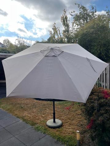 Parasol beschikbaar voor biedingen