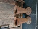 2 gietijzeren vazen. Ca 25 cm hoog, Antiek en Kunst, Curiosa en Brocante, Ophalen