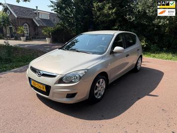 Hyundai I30 1.4i Active / Airco / Aux / Pdc / Apk / lm / cv  beschikbaar voor biedingen