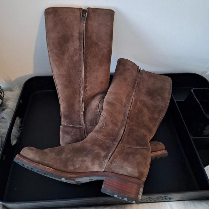 UGG's zie prijs info, Kleding | Dames, Schoenen, Gedragen, Zwart, Ophalen of Verzenden