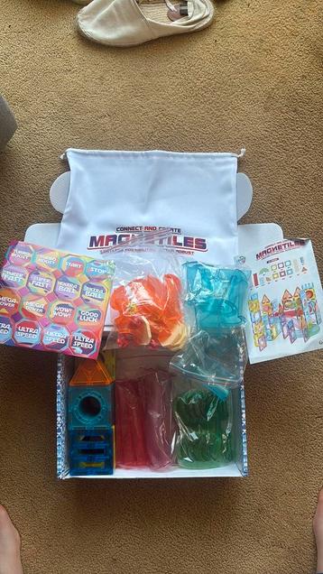 MagneticTiles (96st) beschikbaar voor biedingen
