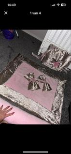 Meisjes baby aankleding box roze champagne, Kinderen en Baby's, Boxen, Ophalen, Zo goed als nieuw