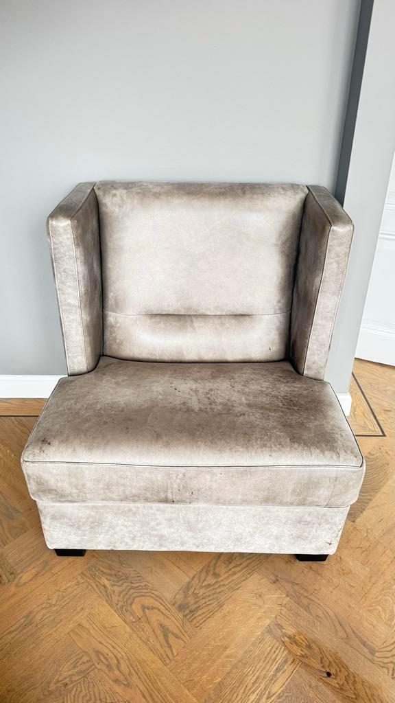 Twee taupe Lederen design Fauteuils, Huis en Inrichting, Fauteuils, Gebruikt, Leer, 75 tot 100 cm, Ophalen