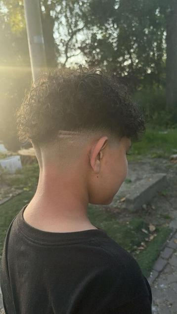 Kapper beschikbaar voor biedingen