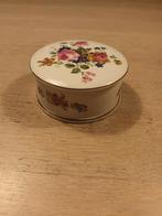 Gebloemde porseleinen poederdoos. Engels, Antiek en Kunst, Ophalen of Verzenden