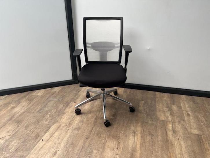 Witte mesh bureaustoel, Huis en Inrichting, Bureaustoelen, Gebruikt, Wit, Ophalen of Verzenden