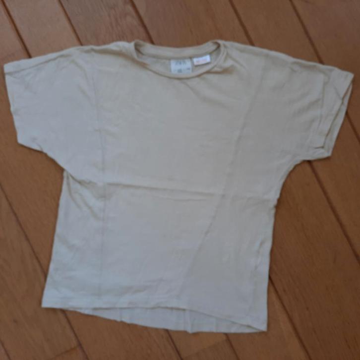 Zara t- shirt korte mouw ecru maat 110, Kinderen en Baby's, Kinderkleding | Maat 110, Zo goed als nieuw, Jongen, Shirt of Longsleeve