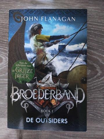 John Flanagan - Broederband 1 - De Outsiders beschikbaar voor biedingen