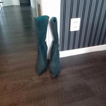 Mooie nieuwe groene laarsje maat 39.Prijs 19.50  beschikbaar voor biedingen