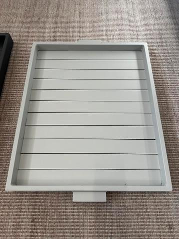 Dienblad SUNS buttertray aluminium light grey of antraciet beschikbaar voor biedingen