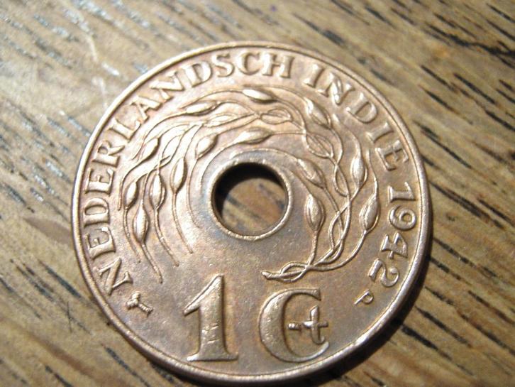 Nederlands Indie 1 Cent 1942p, WW2 #86, Postzegels en Munten, Munten | Nederland, Losse munt, 1 cent, Koningin Wilhelmina, Verzenden