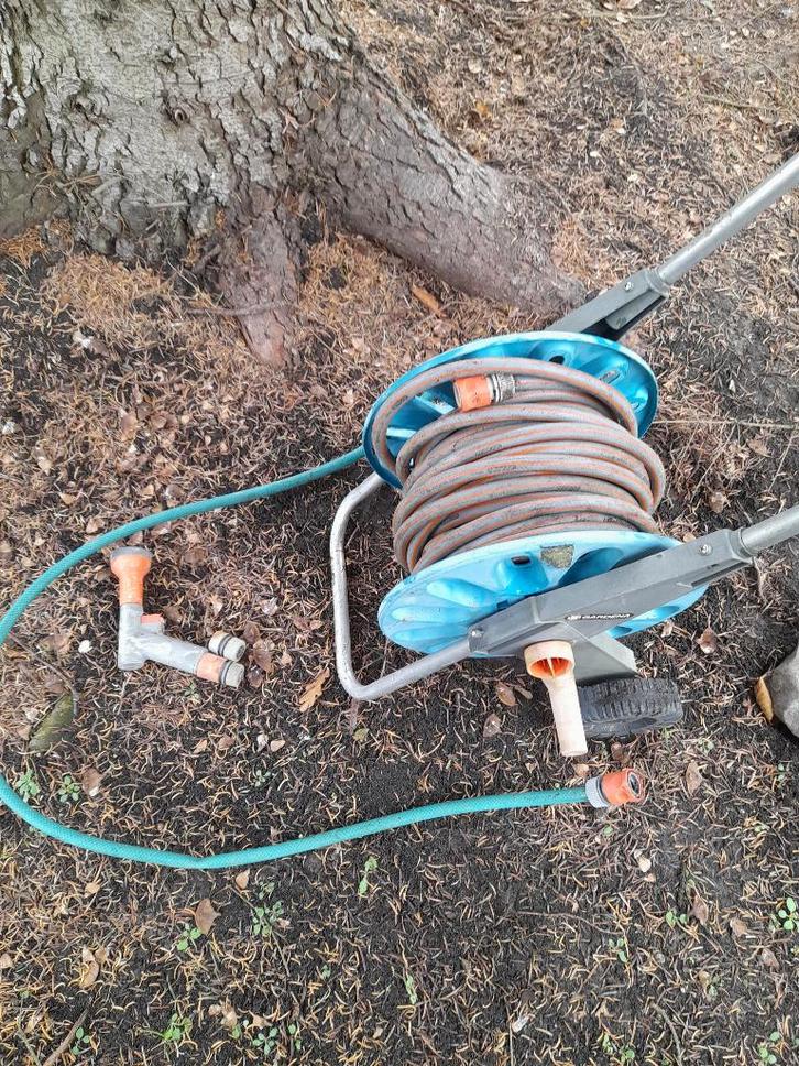 Tuinslang met haspel in goede staat, Tuin en Terras, Tuinslangen, Gebruikt, Tuinslang, Ophalen