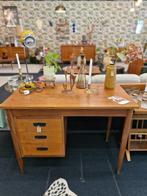 Vintage bureau met lades ronde poot, Huis en Inrichting, Bureaus, Ophalen, Gebruikt, ., .