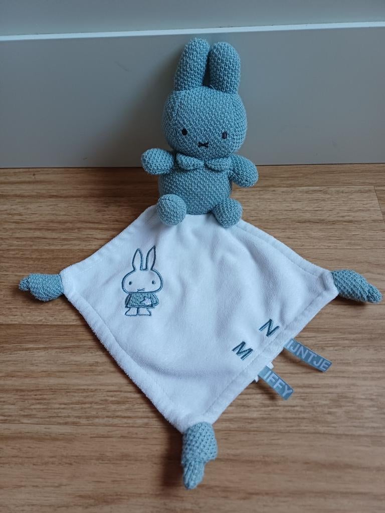 Knuffeldoekje doekje nijntje miffy wit grijs gebreid gehaakt, Ophalen of Verzenden, Zo goed als nieuw, Konijn