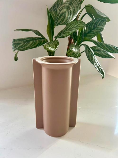 HKliving vaas. Mold shape L matt mocha, Huis en Inrichting, Woonaccessoires | Vazen, Zo goed als nieuw, Overige kleuren, Minder dan 50 cm