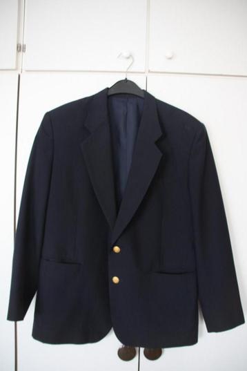 Prachtige heren blazer donkerblauw. Maat Medium beschikbaar voor biedingen