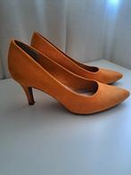 Marco Tozzi licht oranje pumps/hakken maat 36, Ophalen of Verzenden, Gedragen, Oranje, Sneakers of Gympen