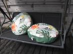 2 Leuke zitkussens met papagaai-motief, rond 55 cm, Tuin en Terras, Ophalen, Zo goed als nieuw