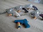 T.k.5 x oude speelgoed klappertjespistool. Pistool revolver., Ophalen of Verzenden
