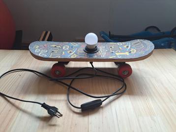 Skateboard lamp! beschikbaar voor biedingen