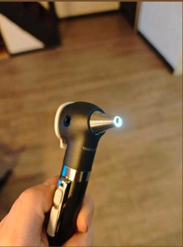 Otoscope or opthalmoscope beschikbaar voor biedingen