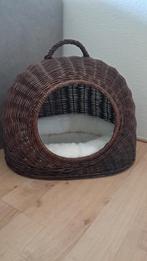 Kitten reismand. Donker bruin. Zacht wit dekentje krijg je e, Dieren en Toebehoren, Ophalen of Verzenden, Zo goed als nieuw