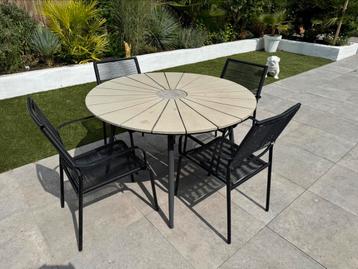 Moderne tuinset met 4 stoelen beschikbaar voor biedingen