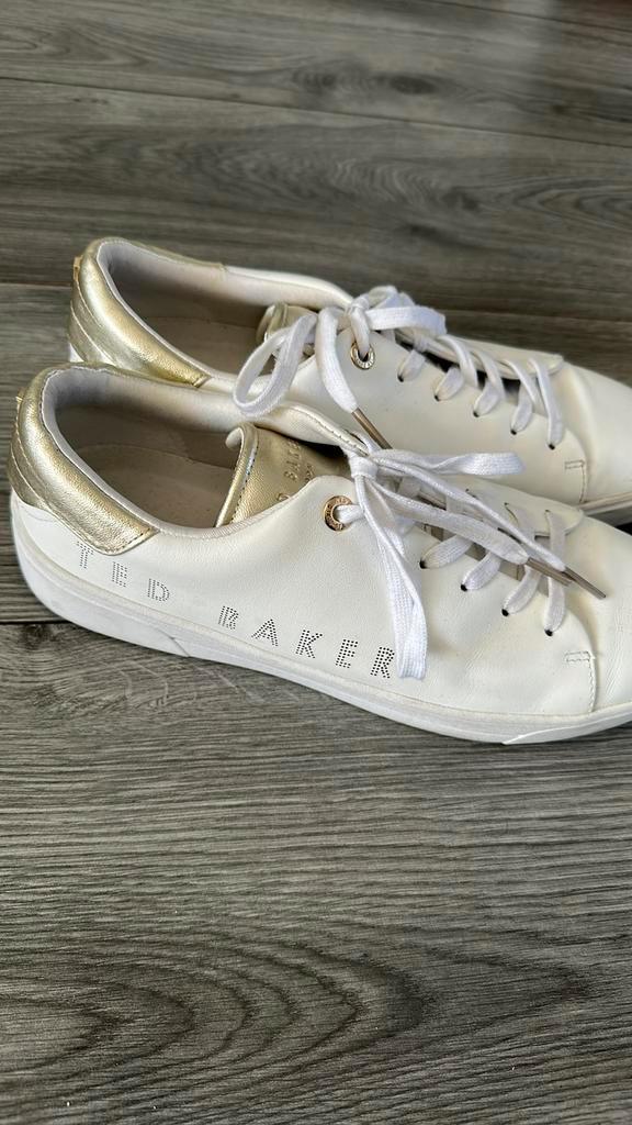 Orginele Ted Baker sneakers te koop moet met spoed weg ‼️‼️, Kleding | Dames, Schoenen, Zo goed als nieuw, Sneakers of Gympen