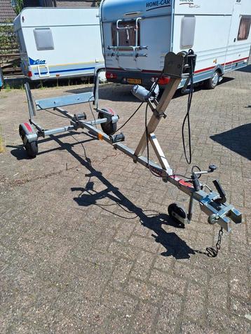 Boottrailer Atlanta, geschikt voor sloep of vissersboot beschikbaar voor biedingen
