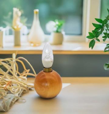 Vintage Houten Bol Lamp – Massief Hout – Uniek Klein Formaat beschikbaar voor biedingen