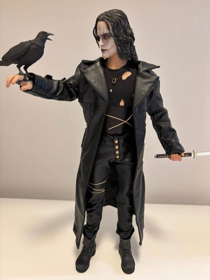 SideShow The Crow - Eric Draven Brandon Lee 1/6 figuur, Verzamelen, Film en Tv, Zo goed als nieuw, Film, Actiefiguur of Pop, Ophalen of Verzenden