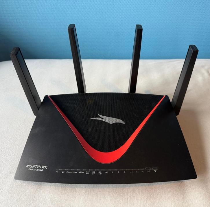 Gaming Router Nighthawk Pro XR700 Met 10gb sfp+ module, Computers en Software, Routers en Modems, Gebruikt, Router met modem, Ophalen of Verzenden