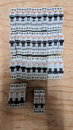 Ruim 90 Merlin Gerin C16 installatieautomaten.  €3.50/stuk, Ophalen of Verzenden, Gebruikt, Overige typen